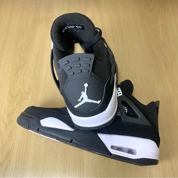 Jordan 4 Retro White Thunder -Men's Sleek Sneakers Shoes - Picture 7 of 8